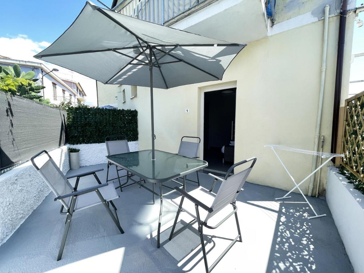 B&B Il Tirreno Cipollina Esterno foto