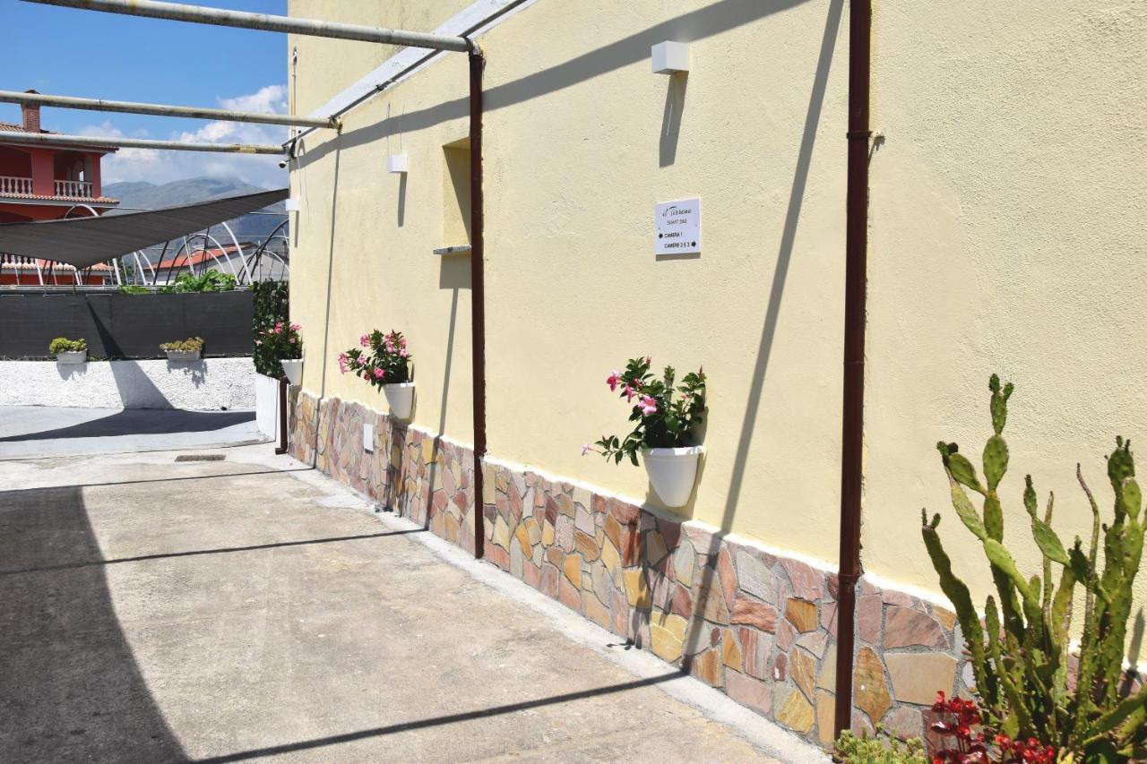B&B Il Tirreno Cipollina Esterno foto